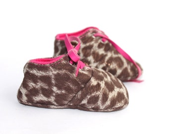 3 - 6 Months Slippers / Baby Shoes Lamb Leather OwO SHOES Leopard  Brillant
