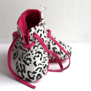 3 6 Months Slippers / Baby Shoes Lamb Leather OwO SHOES Leopard Black White Pink image 2