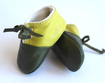 6-12 Months Slippers / Baby Shoes Lamb Leather Green bicolors