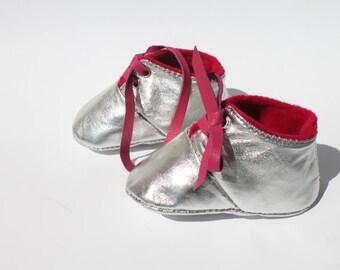 3 - 6 Months Slippers / Baby Shoes Lamb Glitter silver argent