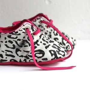 3 6 Months Slippers / Baby Shoes Lamb Leather OwO SHOES Leopard Black White Pink image 1