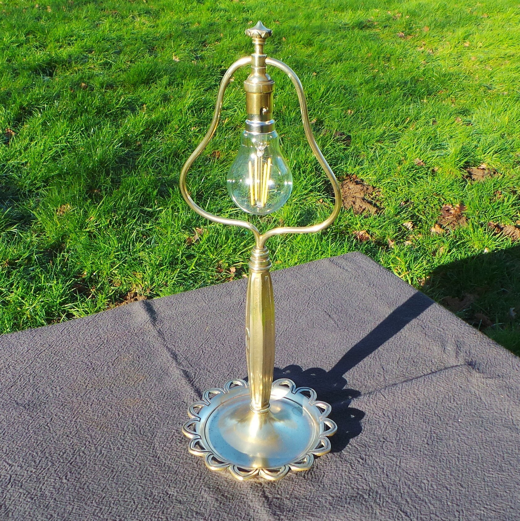 Français Lampe de Table Empire Style Light Superb Bronze Brass Boudoir Electric Lamp Antique Table C