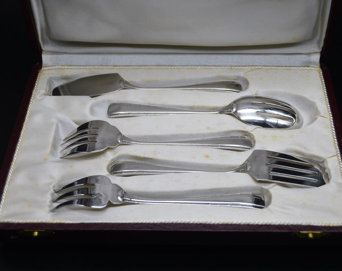 Ercuis Silver Plated 'Metaille Blanc' Boxed Hors d'Oeuvres Buffet Sweet Servers Spoon Knife Shovel Forks Five Piece Ercuis of Paris Boxed