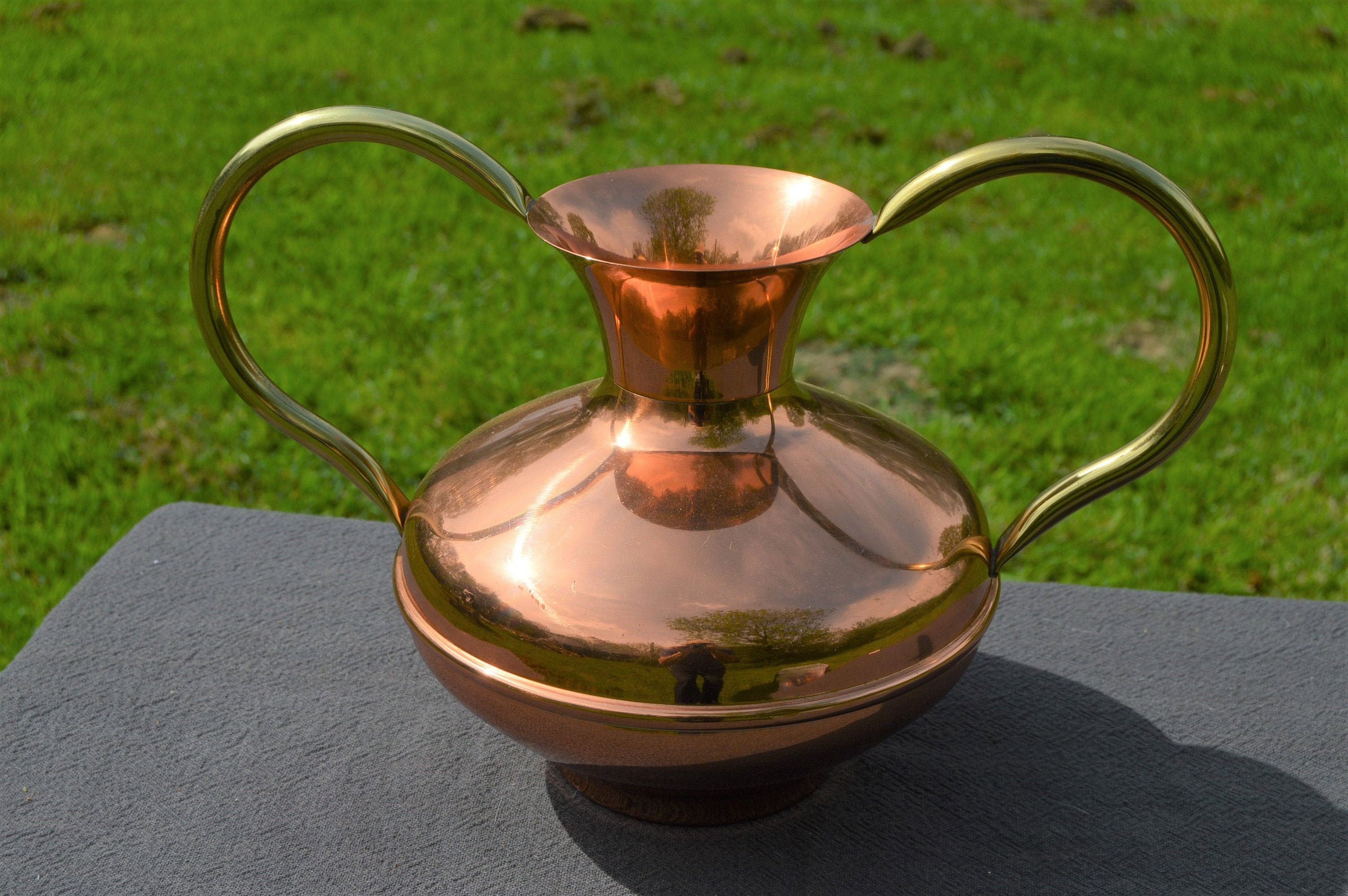 Vase en Cuivre Havard de Villedieu Normand Cuivre Brass Two Handled Vase Flower Pot Hand Made Decora