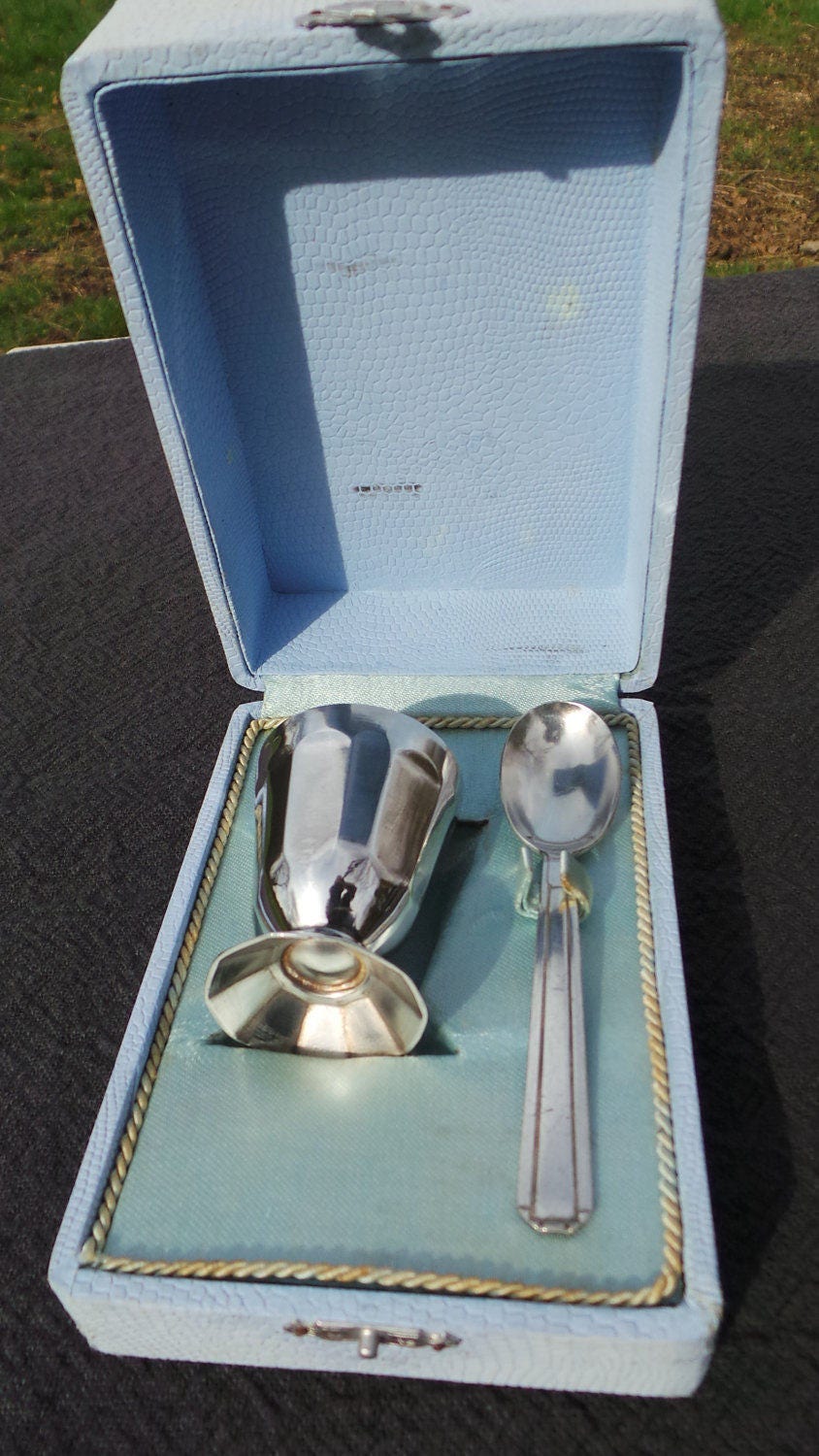Plaque d'argent Coffret Coquetier et Cuillère Poinçonnés Vintage Français Le Petit Déjeuner Ensemble