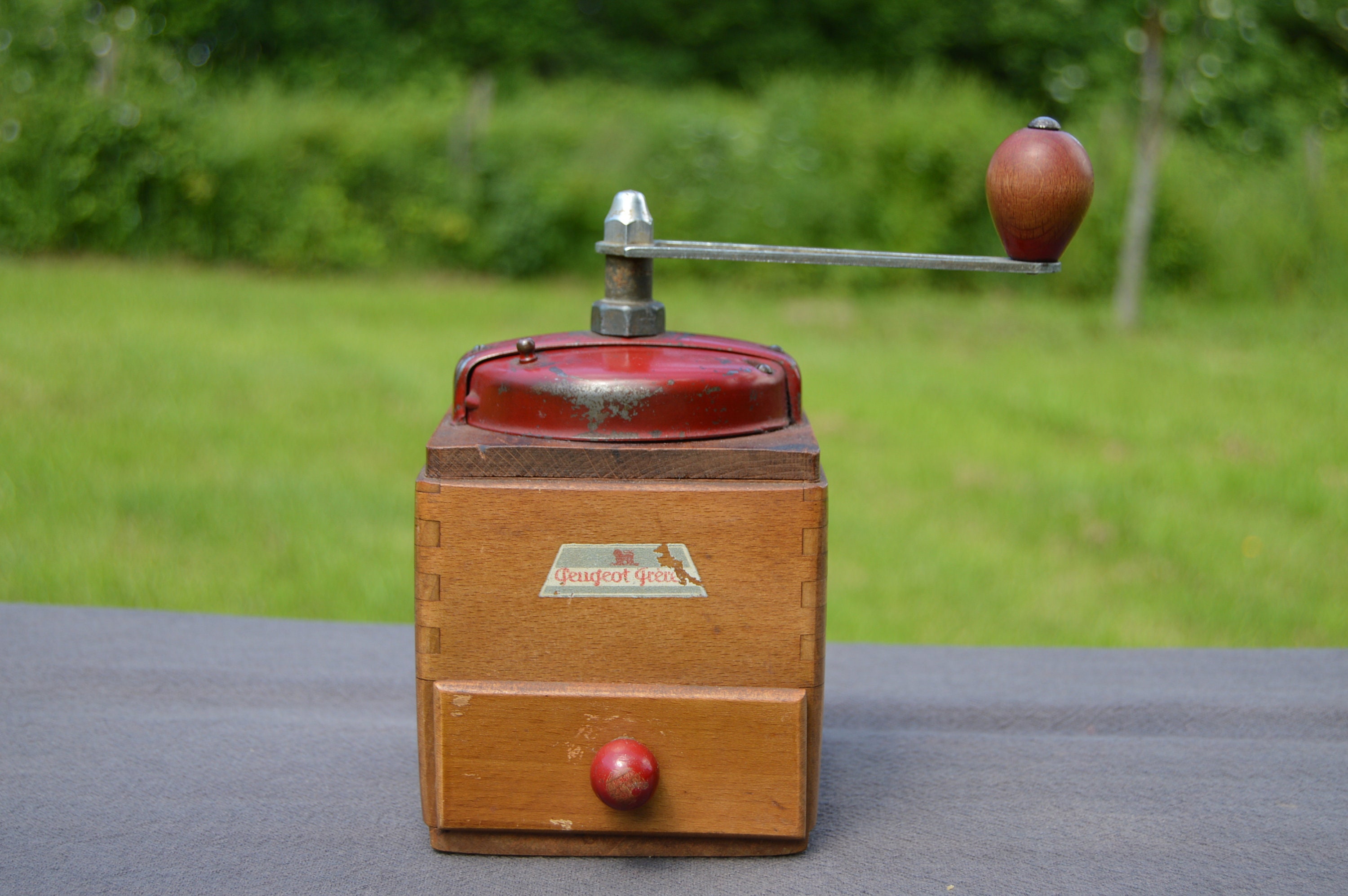 Vintage Français Peugeot Bros Moulin à Café Rouge Poignée Métallique Pièces Jointes Entièrement en A