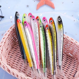 Stylos à bille en forme de poisson, encre bleue 0,7 mm, stylos fantaisie fantaisie pour fournitures de bureau et scolaires, couleurs aléatoires