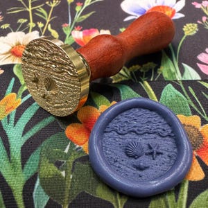 Beach Wax Seal Stamp, Coastal Seashell & Starfish Brass Seal with Wooden Handle for Letters, Journals, Summer Crafts