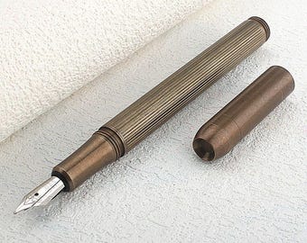 Pluma estilográfica de latón envejecido, estilo industrial vintage, plumín EF 0,38 mm o F 0,5 mm, pluma de latón recargable.