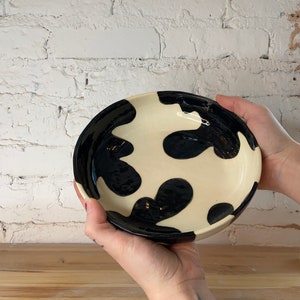 Ciotola per pasta in ceramica dipinta a mano a forma di mucca
