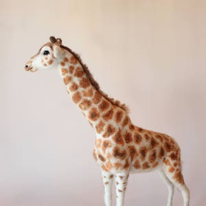 Needle felted Giraffe. Needle felted Animal. Needle felted soft sculpture. Safari animals.