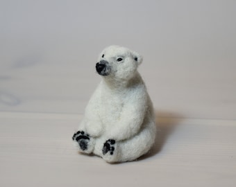 Needle felted bear miniature, felted animal, Miniature soft sculpture, Woodland, dolls and miniatures, forest animal, lovely bear miniature