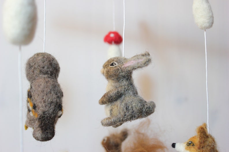 Felted baby mobile, forest animals and mushrooms, hedgehog, owl, hare, fox, baby deer, squirrel zdjęcie 8