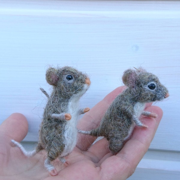 Needle felted  mouse, Miniature soft sculpture