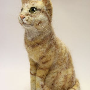 Custom Cat Portrait. Needle Felted Pet Portrait. Custom Cat Sculpture. Sitting Cat made to order. DaliaNerijusFelt image 8