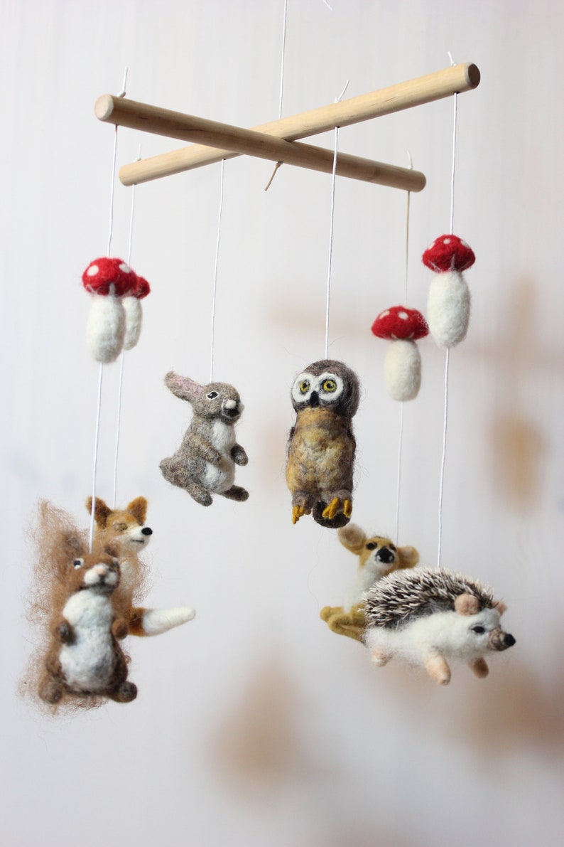 Felted baby mobile, forest animals and mushrooms, hedgehog, owl, hare, fox, baby deer, squirrel zdjęcie 1