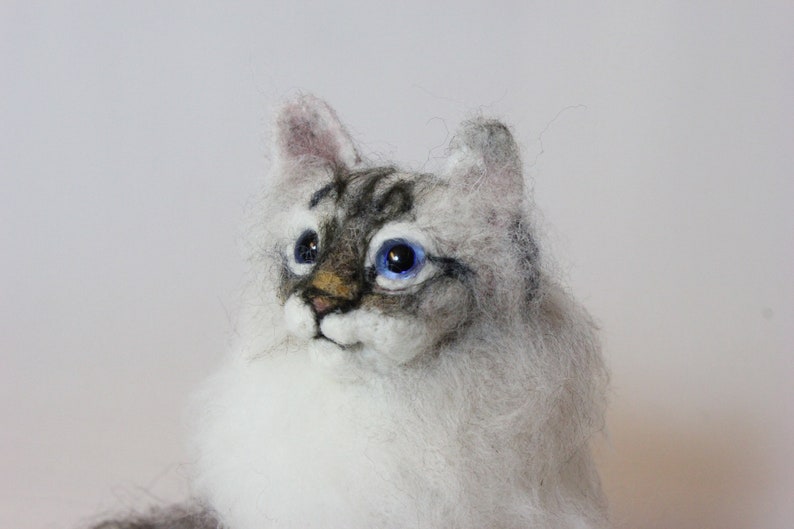 Needle Felted Cat, Custom Pet Portrait Sculpture, Replica, Cat made to order image 2