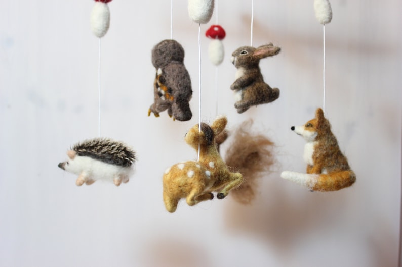 Felted baby mobile, forest animals and mushrooms, hedgehog, owl, hare, fox, baby deer, squirrel zdjęcie 6