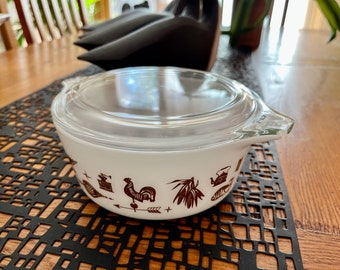 Vintage White Pyrex 1-1/2 Pint Casserole in Early American Pattern With Lid