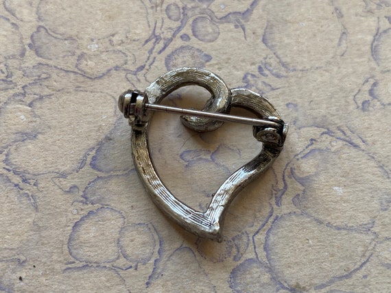 Vintage old stock 80's silver tone heart brooch m… - image 4