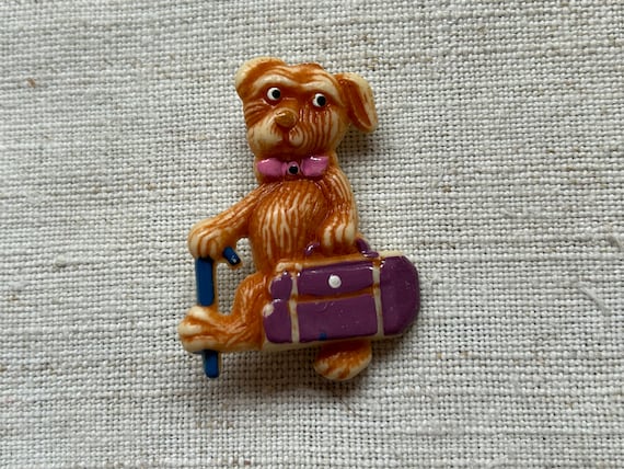 Cute vintage 50's kitsch plastic novelty brooch -… - image 1