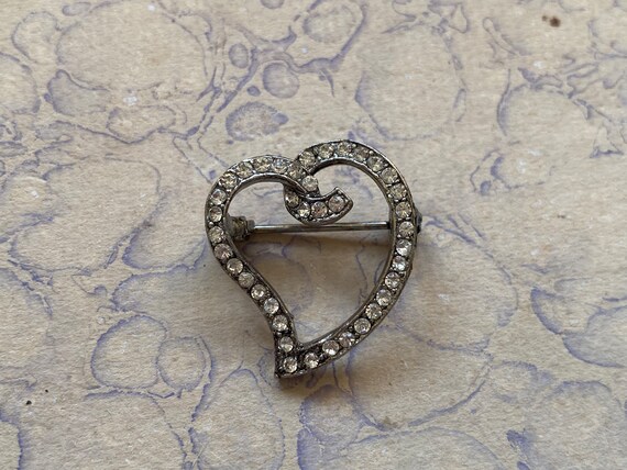 Vintage old stock 80's silver tone heart brooch m… - image 2