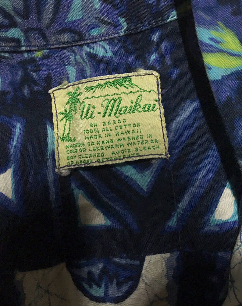 Drums /& Flower Patterned SALE Vintage 1970/'s Ui Point Break Surfer Chic Maikai Hawaii Shirt Big Island Rockabilly Blue Tiki Masks