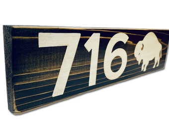 716 (standing) Buffalo V2 wooden rustic sign