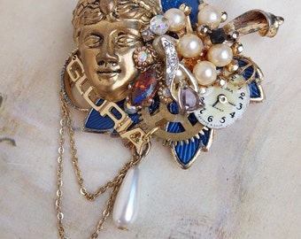 Broche victorienne , vintage, steampunk "GLORIA" : laiton bijoux ancien , strasses , cadran de montre ancienne mécanique