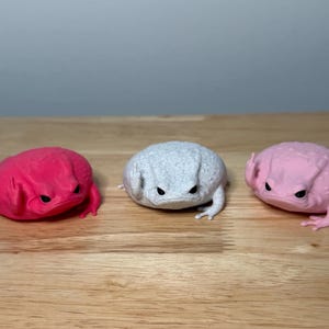 3D Printed Grumpy Middle Finger Frog