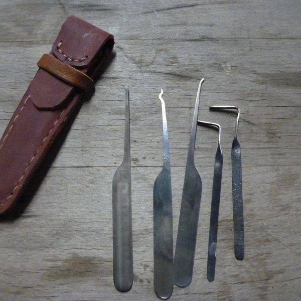 Lockpick tool set with leather case