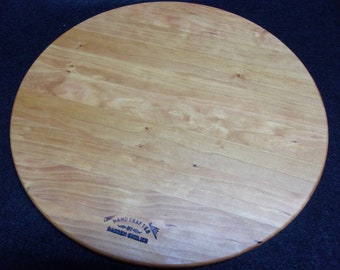 Solid Cherry cutting board round 14" diameter hand crafted veteran made Character appearance Cutcherie board kitchen cooking natural wood