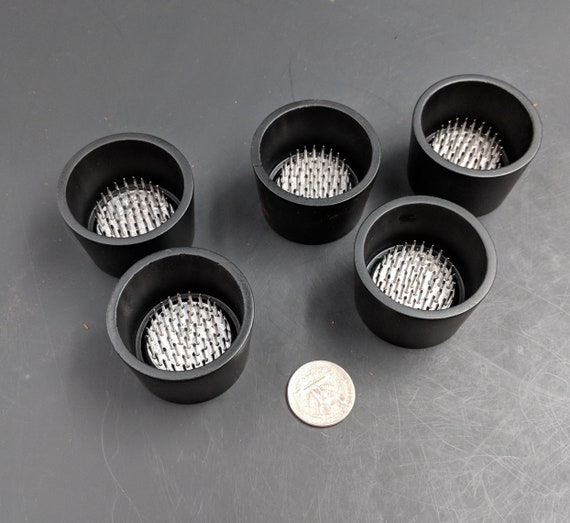 Black Aluminum Water Holding Floral Pin Frogs with 32mm Kenzan Attached  Japanese Ikebana Vases  Stands Flower Arrangers