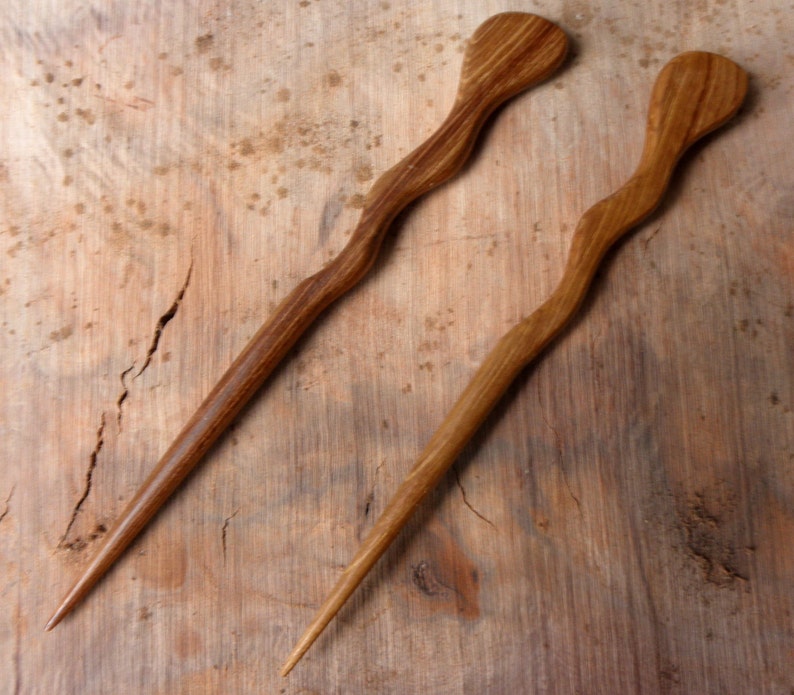Two Teak 6 Inch Handmade Spiral Wooden Hair Sticks Pins Forks Pics Bun Holders Shawl Pins Brown Tan Hair Accessories Bild 1