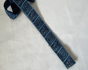 nos vintage COQ années 60 carré fin cravate 1 1/2" losanges de coton en coton