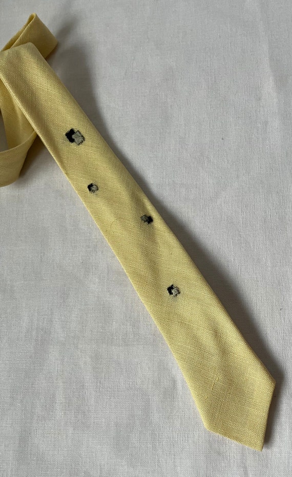 vintage IRISH LINEN necktie skinny 2 1/2" CRESTS n
