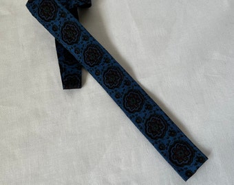 nos vintage ROOSTER 60s square end necktie 1 3/4" floral batik cotton