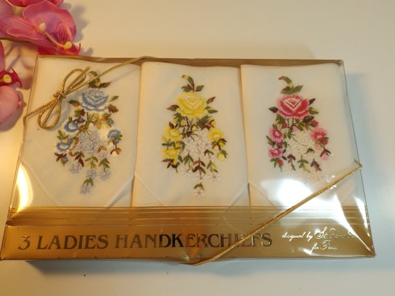 Set of 3 ladies handkerchiefs in original box.  N… - image 1