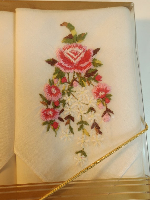 Set of 3 ladies handkerchiefs in original box.  N… - image 4
