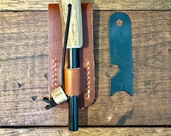 Bainha de cinto artesanal em chifre de veado com ferrocerium para iniciar fogo/Impulsionador de fogo/Undercraft/Preparação para emergências com raspador.