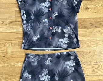Vintage Y2K Up Front Grey Floral Button Down Top and Skirt Set S/M