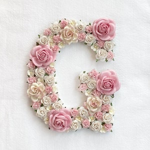 Carta de flor, carta floral, berçário de letras de flores, carta de flores para casamento, inicial floral, berçário de letras florais personalizadas, decoração de berçário