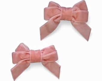 Lazos para el cabello de terciopelo rosa para niñas – Juego de 2 / Pinzas para el cabello para niñas pequeñas / Lazos para coletas / Lazos para bebés / Lazos con pinzas de cocodrilo