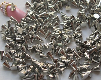 RC-159-2 30pcs  Silver Color Plastic Spike Stud Nail Art Decoration Cellphone Decoration