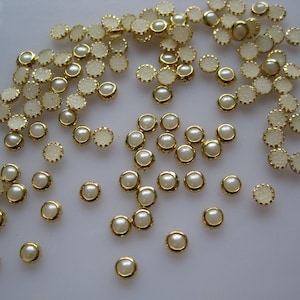 100pcs Cute 4mm Pearl with Gold Outside Decoration Nail Art decoration OD-64