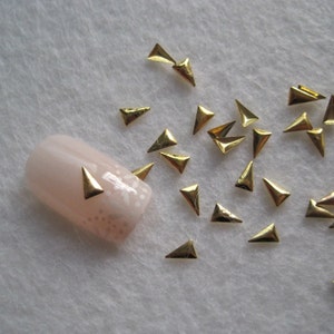 MD-627 30pcs Fancy Metal Charms 34mm Gold Triangle Charms Nail Art Decoration Cellphone Decoration image 2