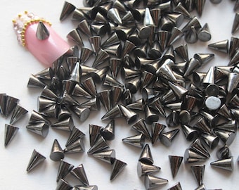 RC-159-3 30pcs  Gunmetal Color Plastic Spike Stud Nail Art Decoration Cellphone Decoration