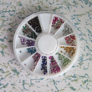 1pc OD-146 3D 1.5MM 12-Color round resin rhinestone decoration in wheel shiny nail decoration