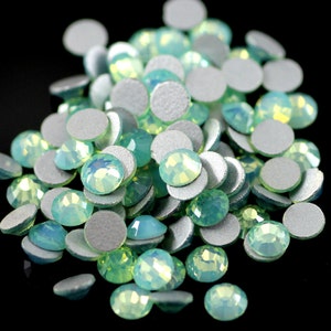 100pcs Cute Crystal Opal Green Nail Art Round Crystal Glass Rhinestone RS-09