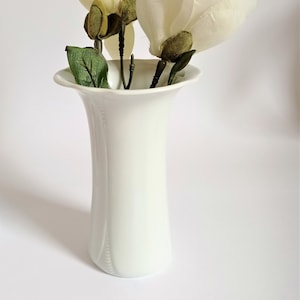 Vintage ROYAL KPM BAVARIA 1610/16, white vase, porcelain, dimensions: height approx. 17 cm, base diameter 7 cm,